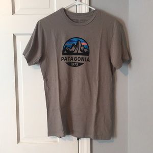 Patagonia tee